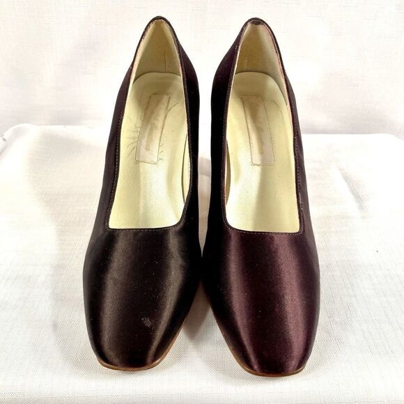 BLACK SATIN COLORFUL REFLECTIONS 3” HEEL SIZE 7.5B - Picture 3 of 5